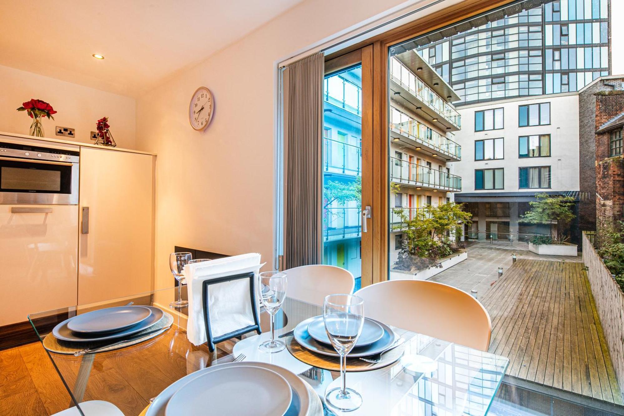 Stylish 2 Bed Apt 18 - City Centre, Free Parking, Espresso Machine & Netflix - Hosted By Stay Host Save シェフィールド エクステリア 写真