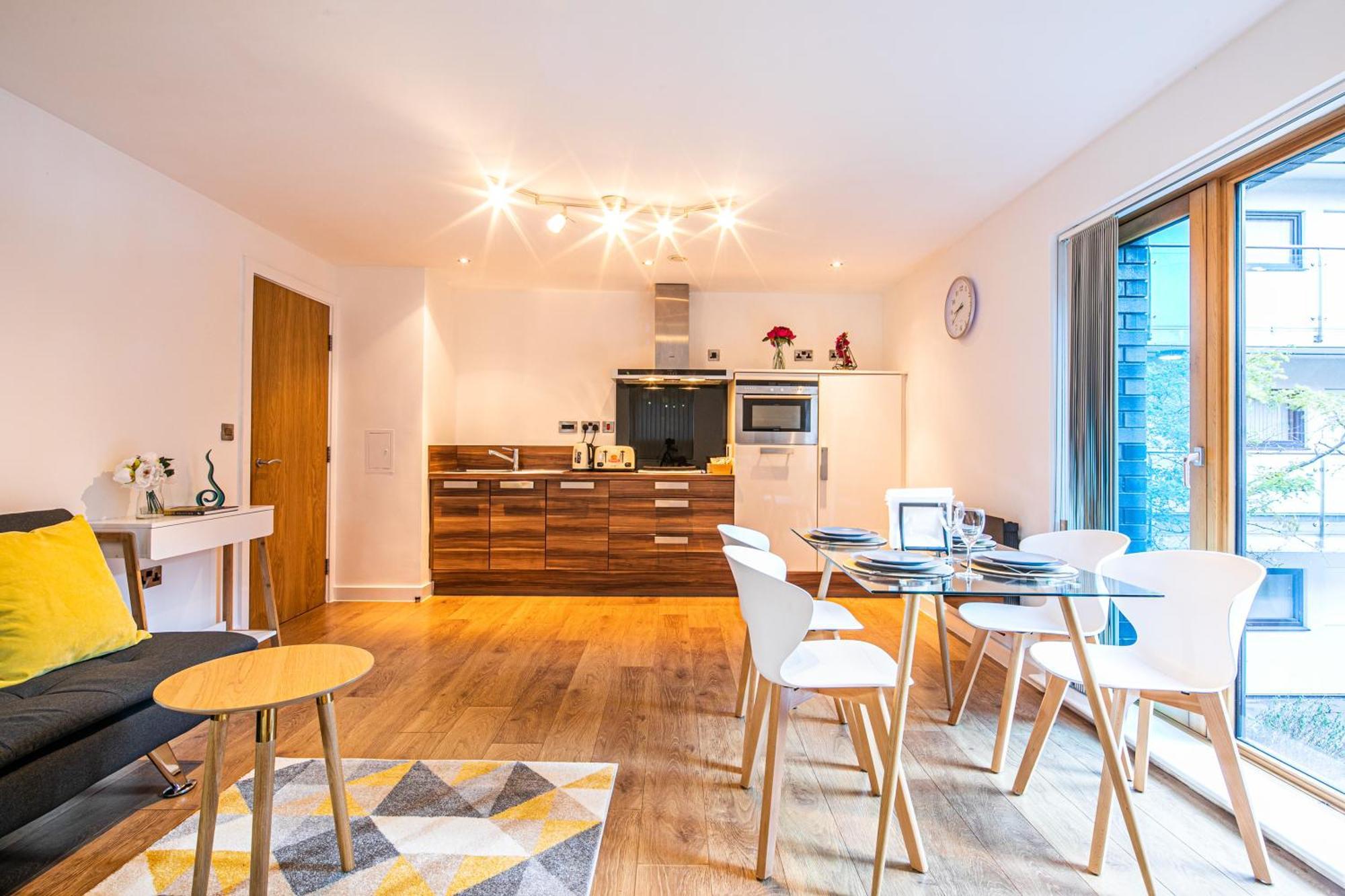 Stylish 2 Bed Apt 18 - City Centre, Free Parking, Espresso Machine & Netflix - Hosted By Stay Host Save シェフィールド エクステリア 写真