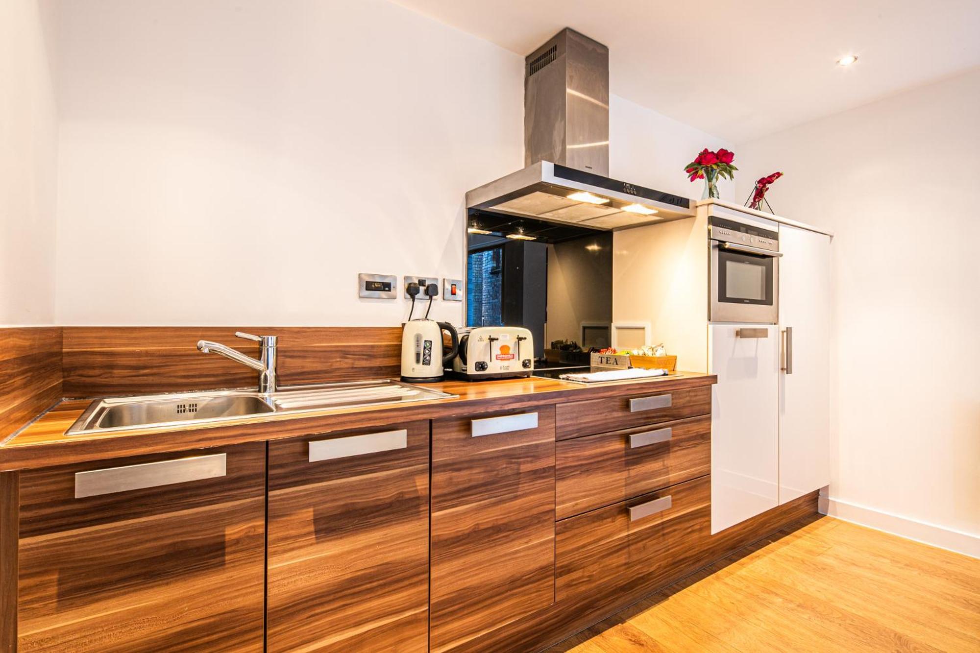 Stylish 2 Bed Apt 18 - City Centre, Free Parking, Espresso Machine & Netflix - Hosted By Stay Host Save シェフィールド エクステリア 写真