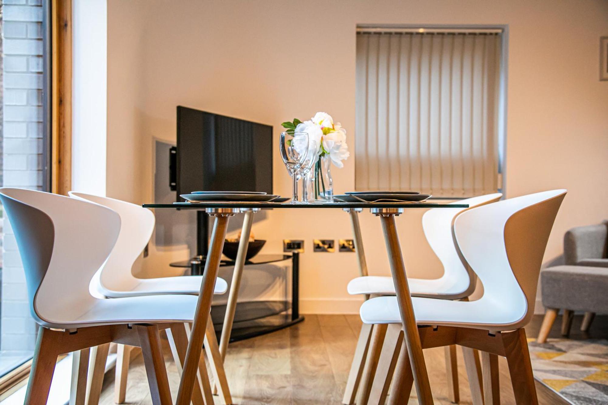 Stylish 2 Bed Apt 18 - City Centre, Free Parking, Espresso Machine & Netflix - Hosted By Stay Host Save シェフィールド エクステリア 写真