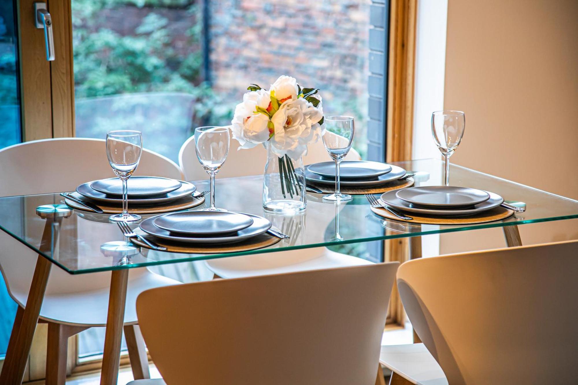 Stylish 2 Bed Apt 18 - City Centre, Free Parking, Espresso Machine & Netflix - Hosted By Stay Host Save シェフィールド エクステリア 写真