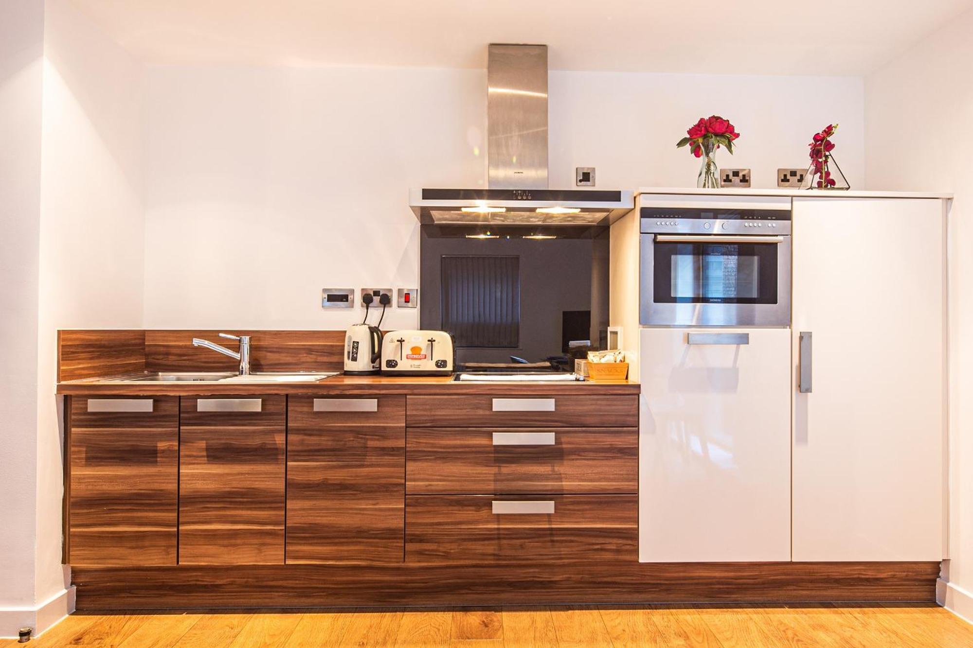 Stylish 2 Bed Apt 18 - City Centre, Free Parking, Espresso Machine & Netflix - Hosted By Stay Host Save シェフィールド エクステリア 写真